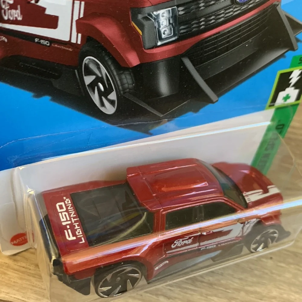Hot Wheels Ford F150 Lightning Custom Truck Electric Vehicle EV Hotwheels New